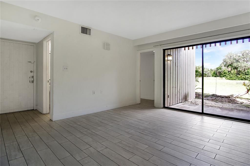 For Rent: $1,199 (2 beds, 2 baths, 1123 Square Feet)