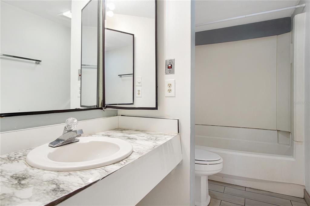 For Rent: $1,199 (2 beds, 2 baths, 1123 Square Feet)