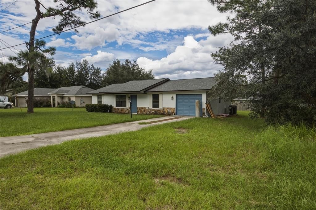 For Rent: $1,700 (3 beds, 2 baths, 1438 Square Feet)