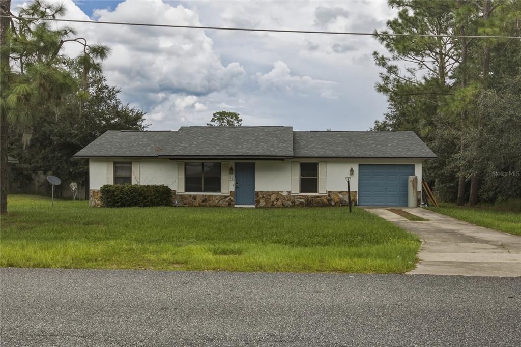 For Rent: $1,700 (3 beds, 2 baths, 1438 Square Feet)