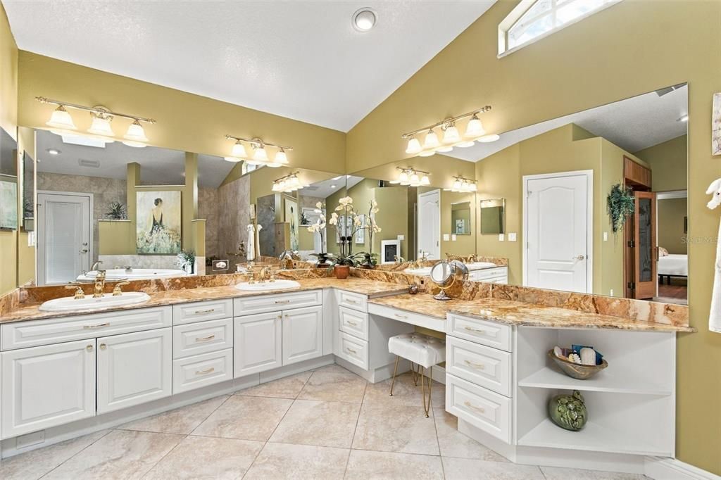 For Sale: $725,000 (3 beds, 2 baths, 2522 Square Feet)