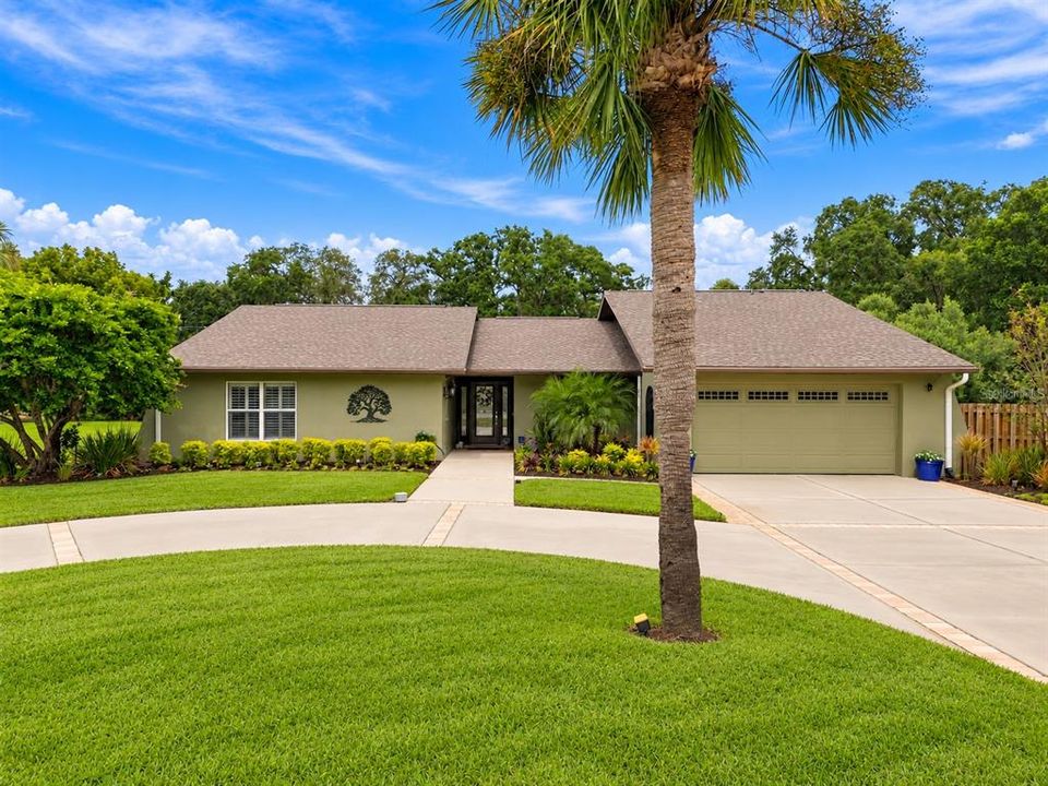 For Sale: $725,000 (3 beds, 2 baths, 2522 Square Feet)