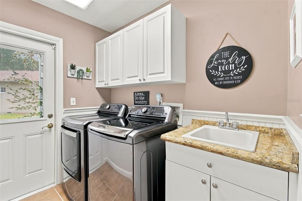 For Sale: $725,000 (3 beds, 2 baths, 2522 Square Feet)