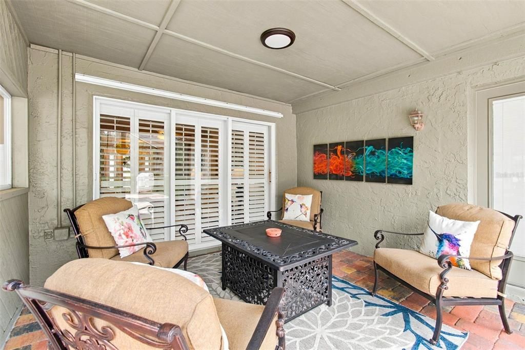 For Sale: $725,000 (3 beds, 2 baths, 2522 Square Feet)
