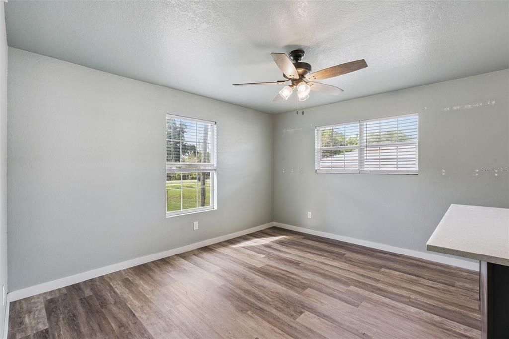 Activo con contrato: $299,990 (3 camas, 2 baños, 1308 Pies cuadrados)