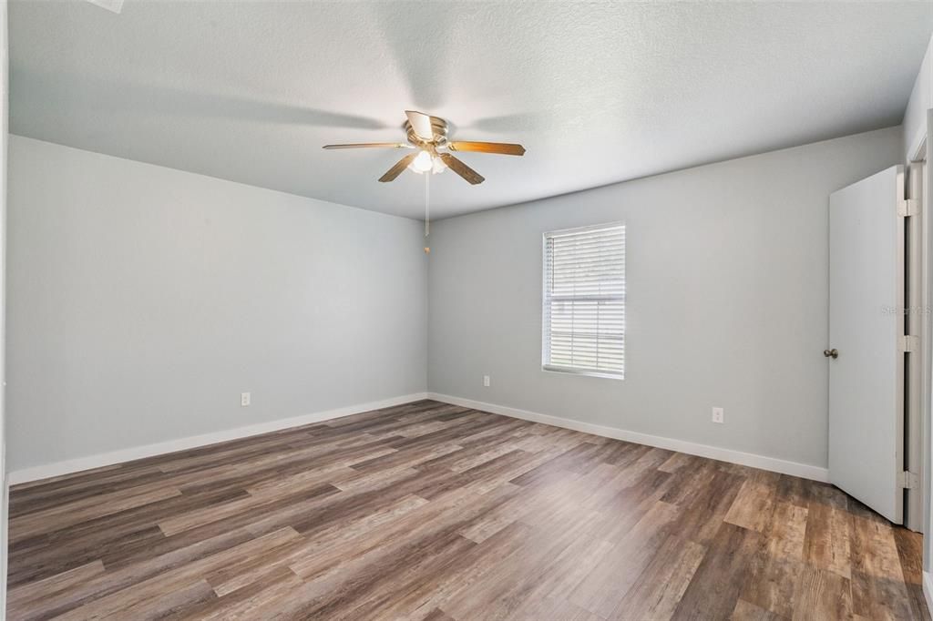 Activo con contrato: $299,990 (3 camas, 2 baños, 1308 Pies cuadrados)