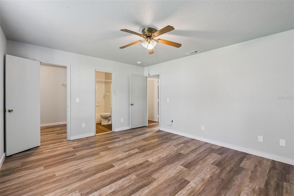 Activo con contrato: $299,990 (3 camas, 2 baños, 1308 Pies cuadrados)