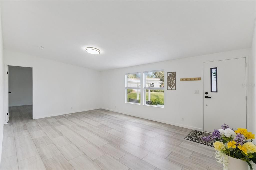 For Sale: $239,900 (3 beds, 2 baths, 1620 Square Feet)