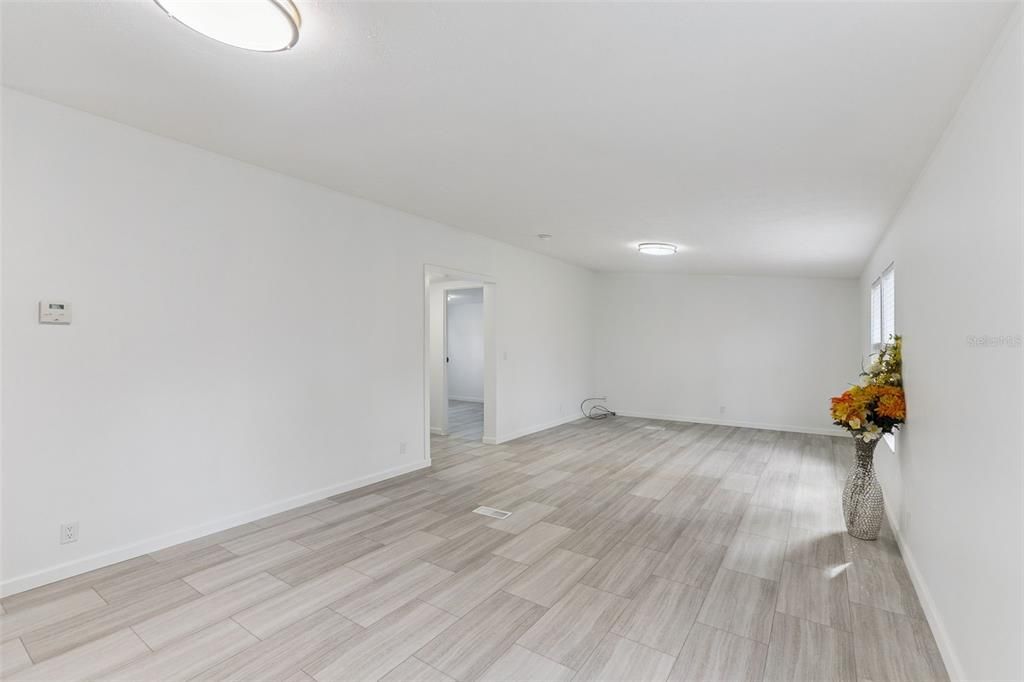 For Sale: $239,900 (3 beds, 2 baths, 1620 Square Feet)