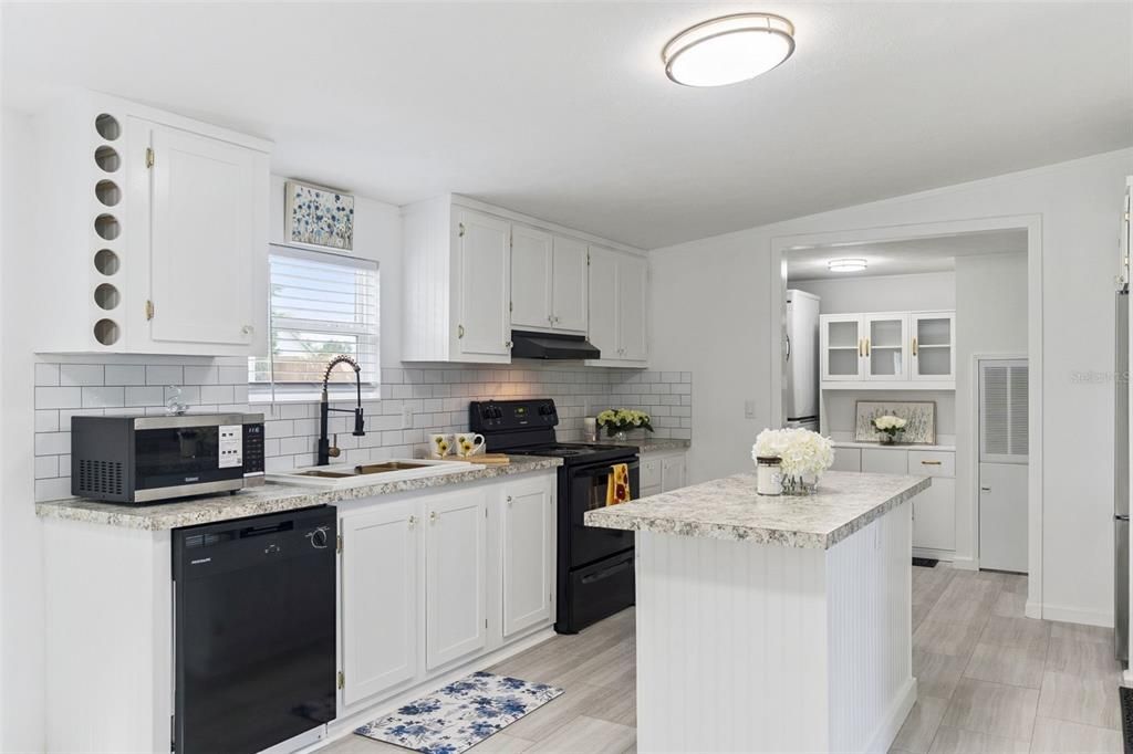 For Sale: $239,900 (3 beds, 2 baths, 1620 Square Feet)