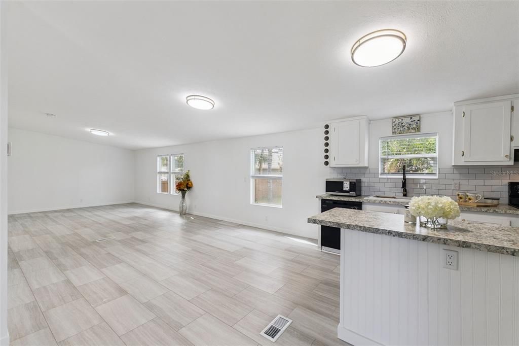 For Sale: $239,900 (3 beds, 2 baths, 1620 Square Feet)