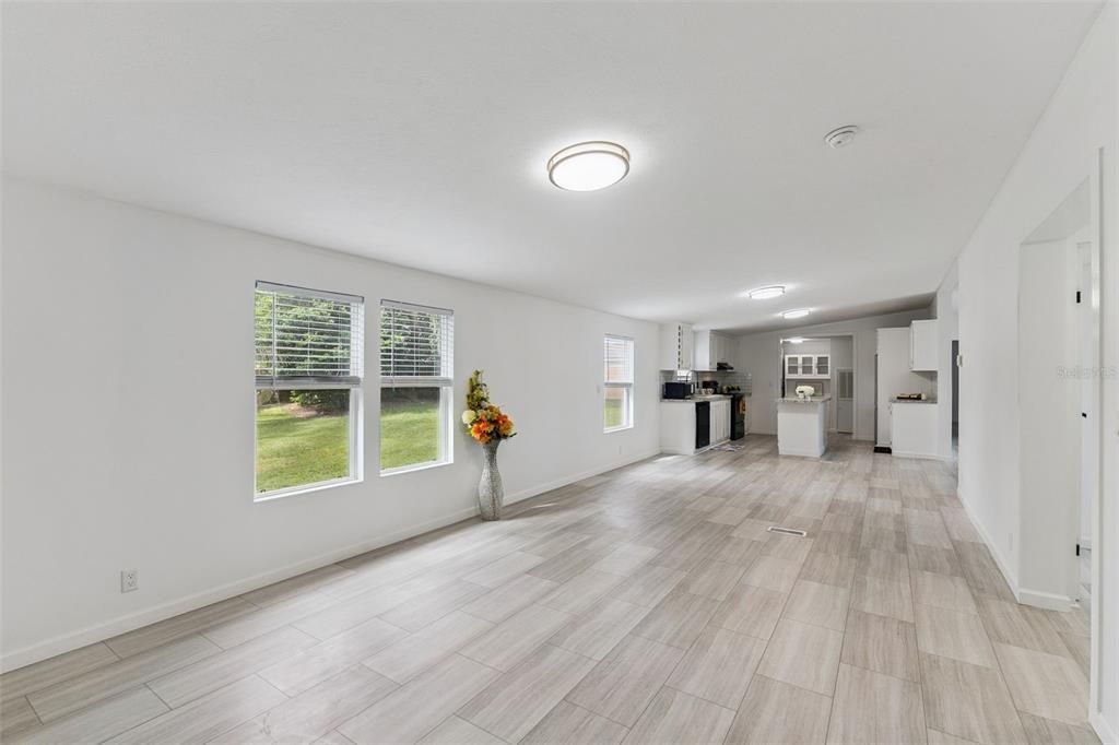 For Sale: $239,900 (3 beds, 2 baths, 1620 Square Feet)