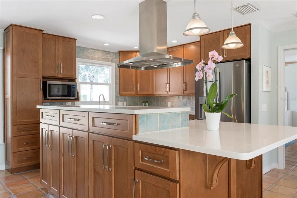 For Sale: $1,395,000 (3 beds, 3 baths, 1627 Square Feet)