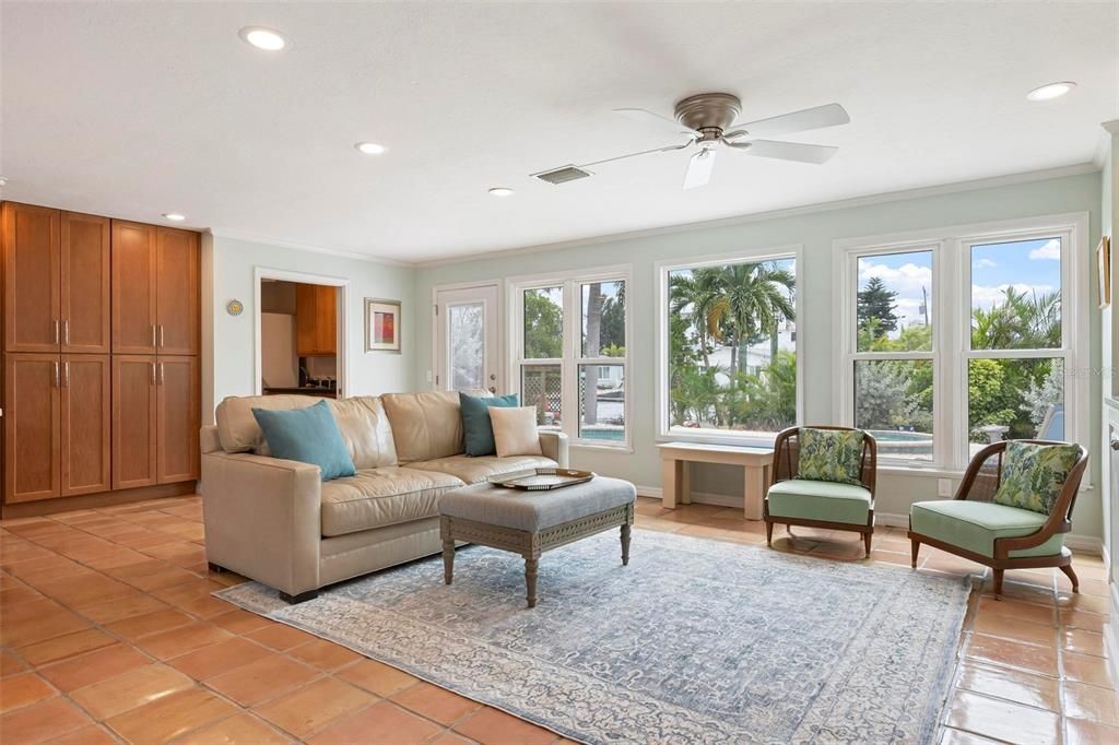 For Sale: $1,395,000 (3 beds, 3 baths, 1627 Square Feet)