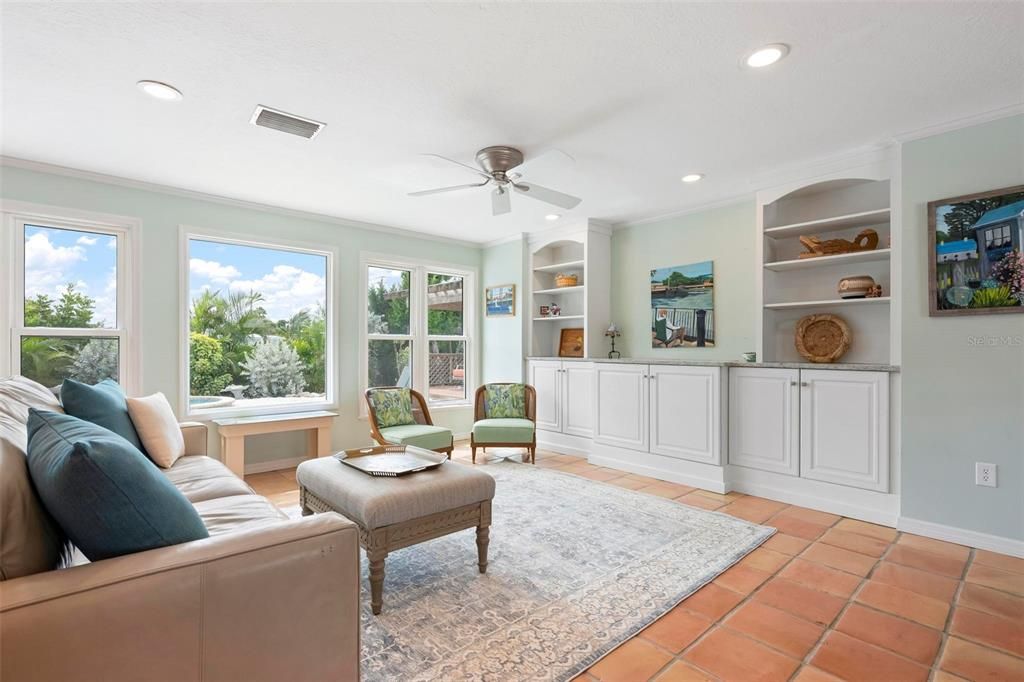 For Sale: $1,395,000 (3 beds, 3 baths, 1627 Square Feet)