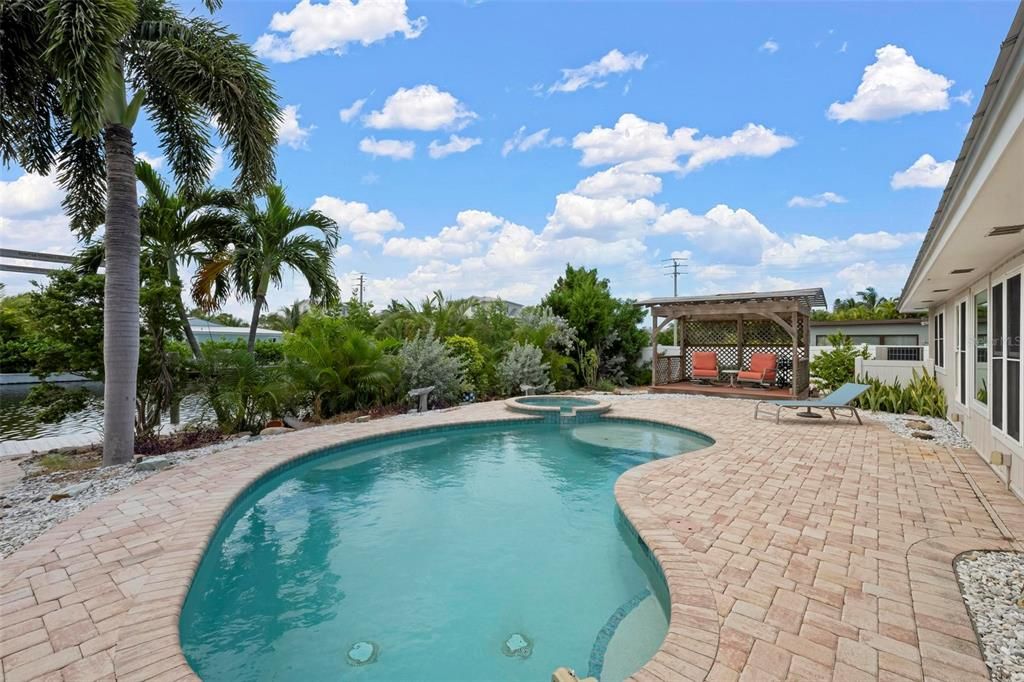 For Sale: $1,395,000 (3 beds, 3 baths, 1627 Square Feet)