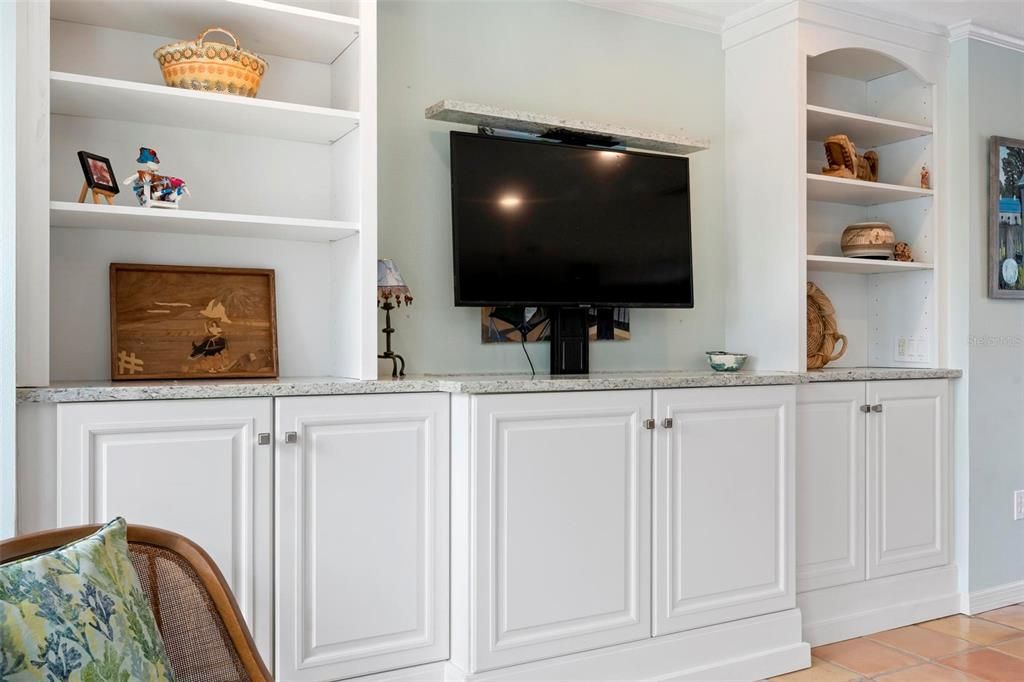 For Sale: $1,395,000 (3 beds, 3 baths, 1627 Square Feet)