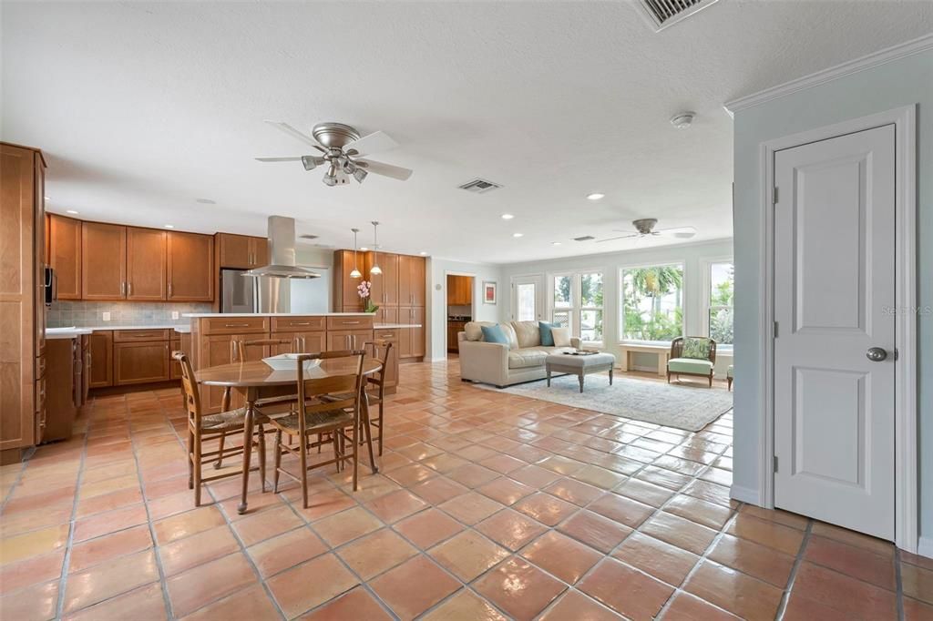 For Sale: $1,395,000 (3 beds, 3 baths, 1627 Square Feet)
