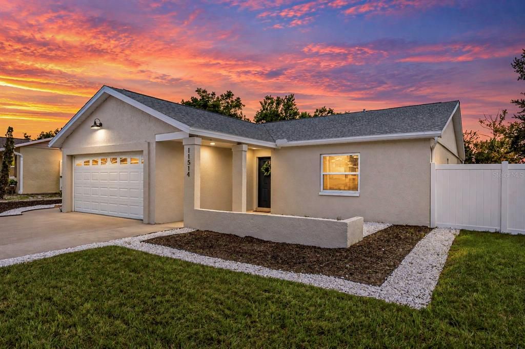 For Sale: $309,900 (3 beds, 2 baths, 1667 Square Feet)