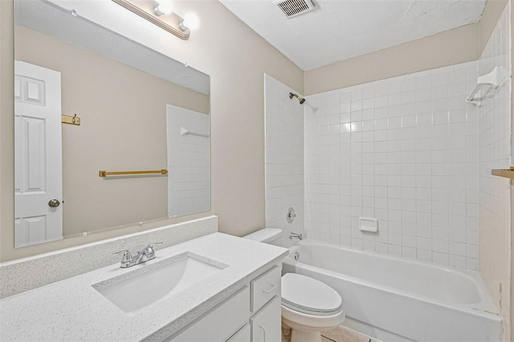 На продажу: $469,900 (4 спален, 2 ванн, 2317 Квадратных фут)