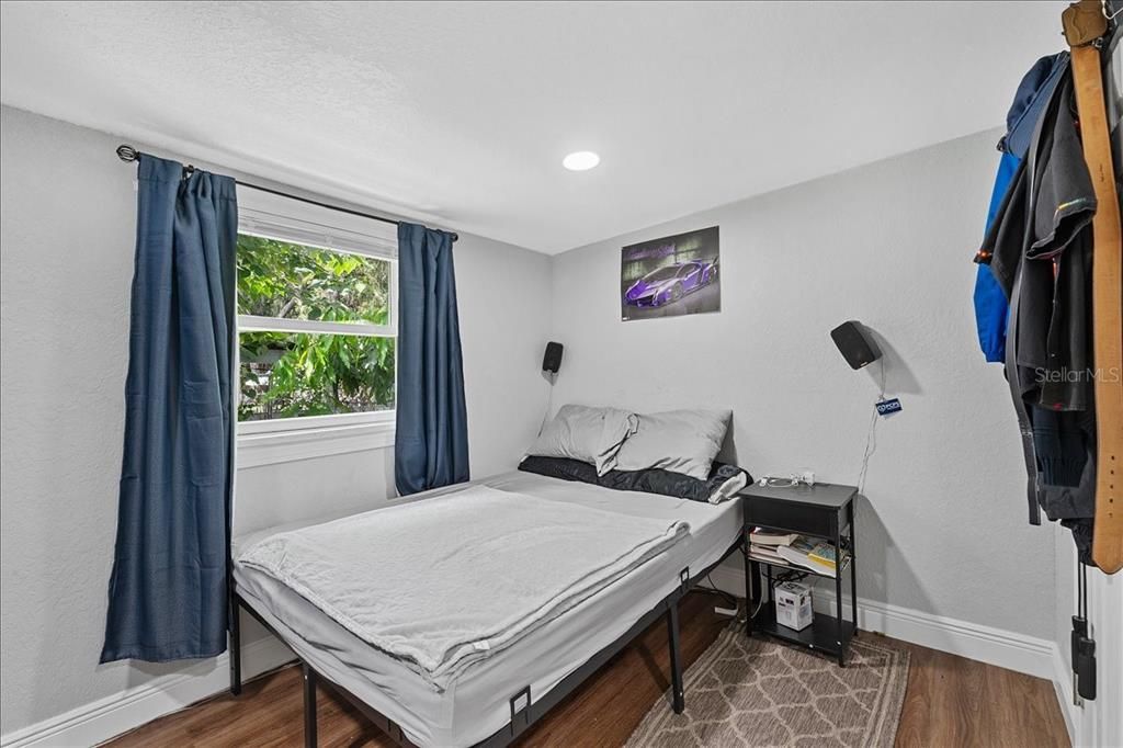 For Sale: $174,500 (5 beds, 2 baths, 1747 Square Feet)