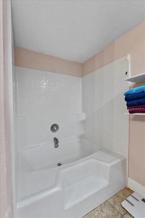 For Sale: $174,500 (5 beds, 2 baths, 1747 Square Feet)