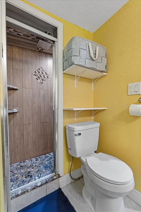 For Sale: $174,500 (5 beds, 2 baths, 1747 Square Feet)