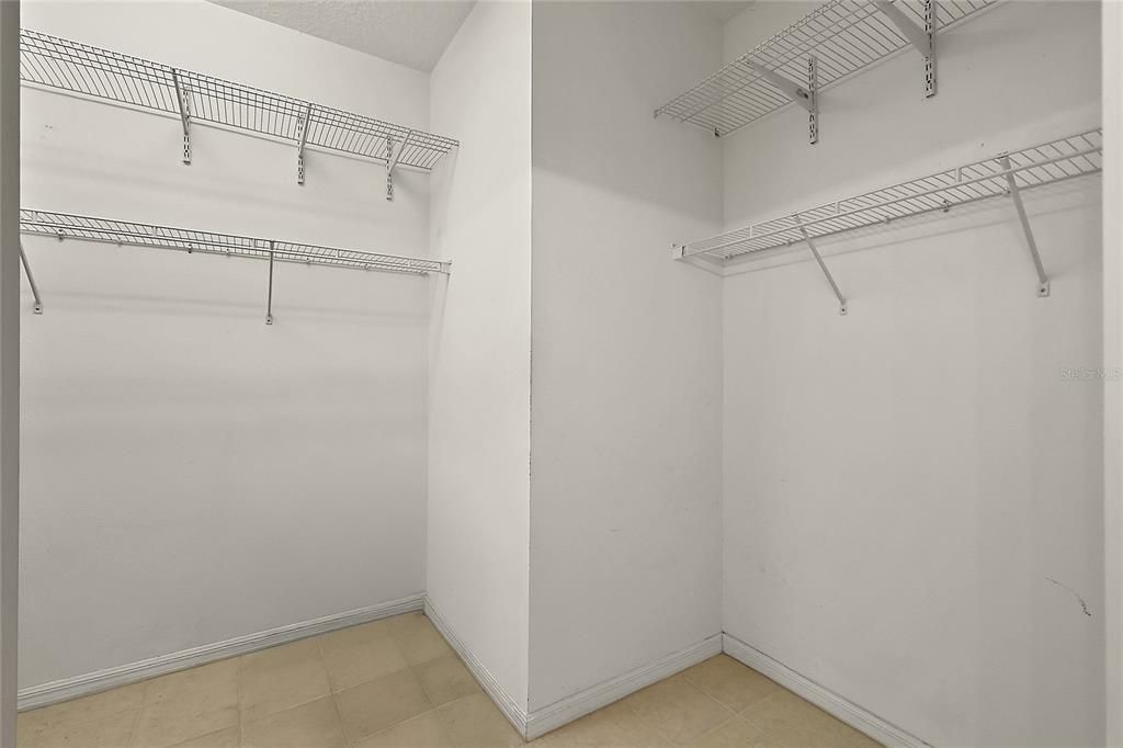 For Sale: $299,900 (2 beds, 2 baths, 1617 Square Feet)