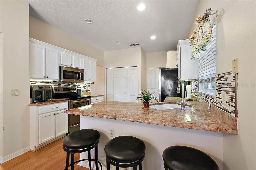 For Sale: $299,900 (2 beds, 2 baths, 1617 Square Feet)