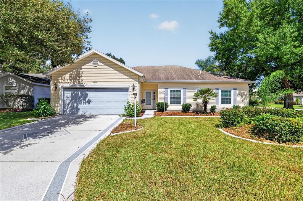 For Sale: $299,900 (2 beds, 2 baths, 1617 Square Feet)