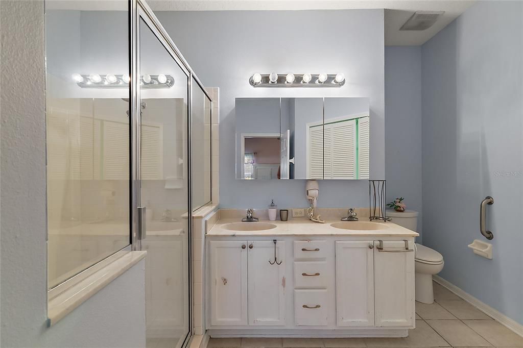 For Sale: $299,900 (2 beds, 2 baths, 1617 Square Feet)