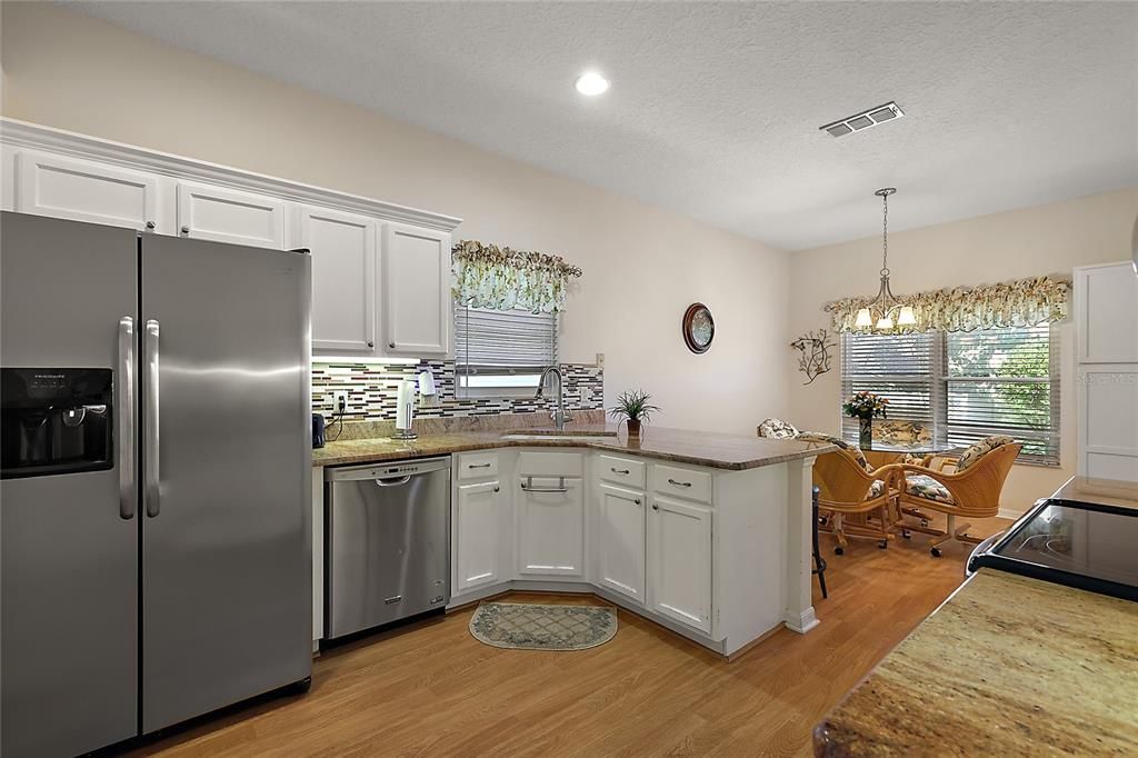 For Sale: $299,900 (2 beds, 2 baths, 1617 Square Feet)