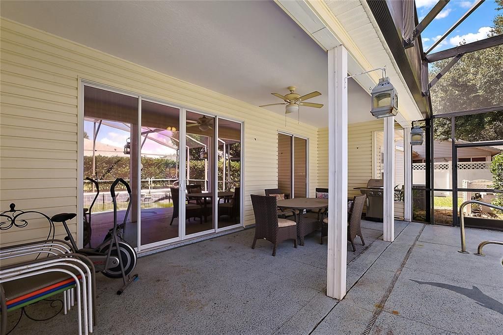 For Sale: $299,900 (2 beds, 2 baths, 1617 Square Feet)