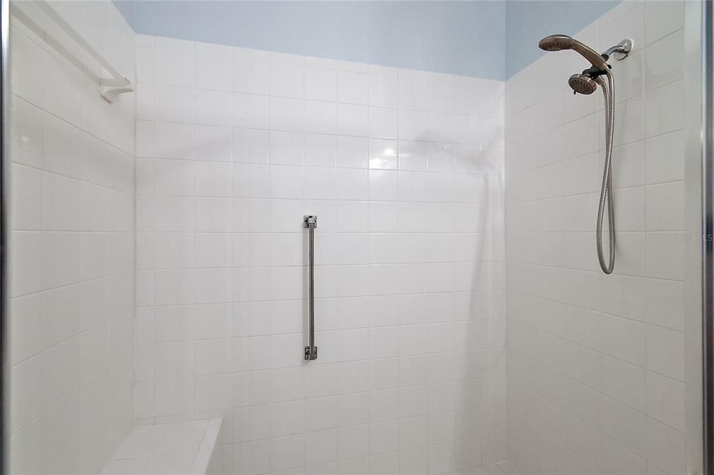For Sale: $299,900 (2 beds, 2 baths, 1617 Square Feet)