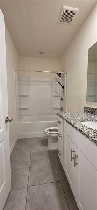 For Rent: $2,400 (3 beds, 2 baths, 1676 Square Feet)
