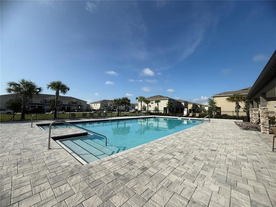 For Rent: $2,400 (3 beds, 2 baths, 1676 Square Feet)
