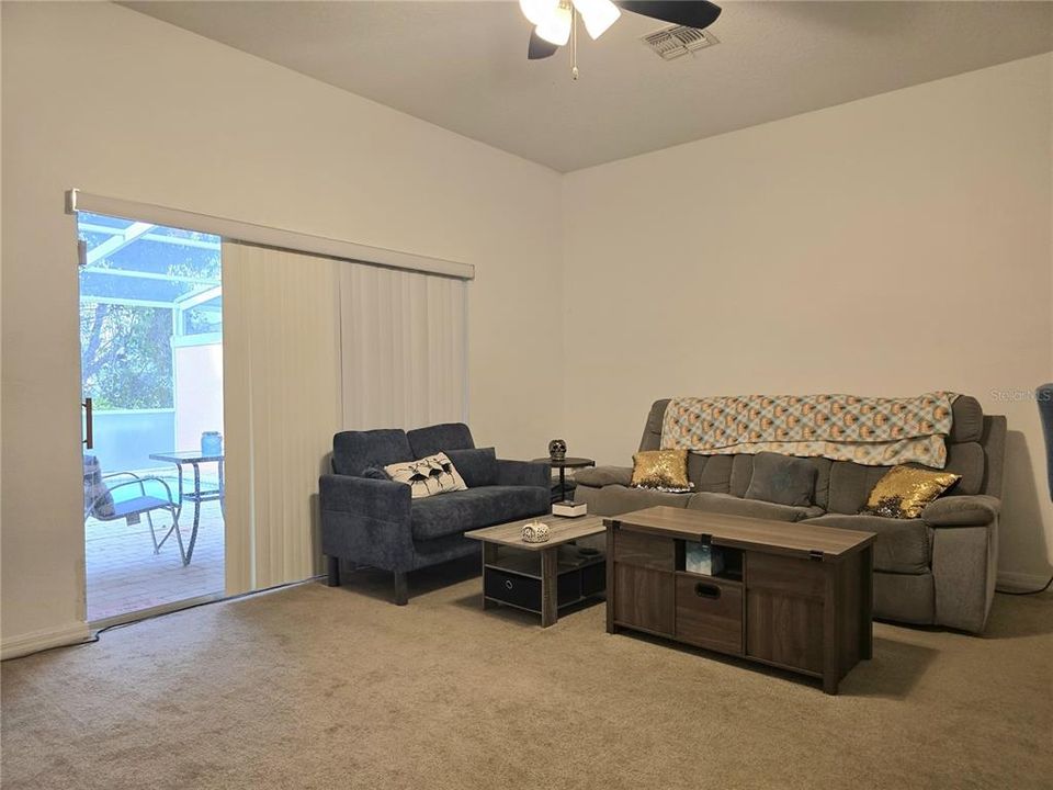 En Venta: $260,000 (3 camas, 3 baños, 1494 Pies cuadrados)