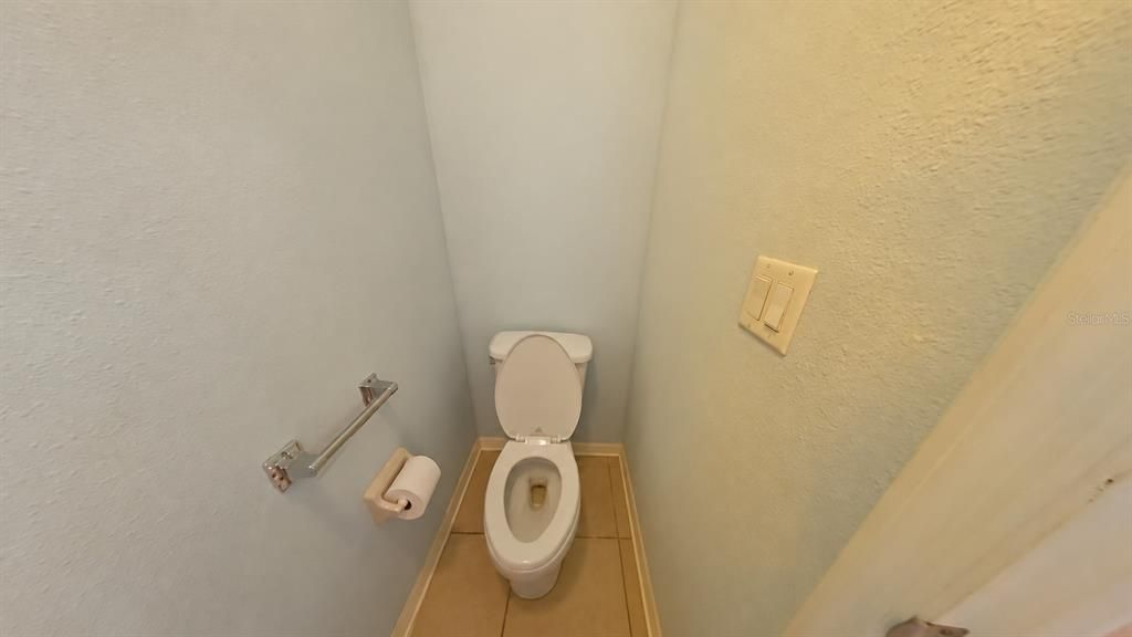 Под контрактом: $295,000 (3 спален, 2 ванн, 1905 Квадратных фут)