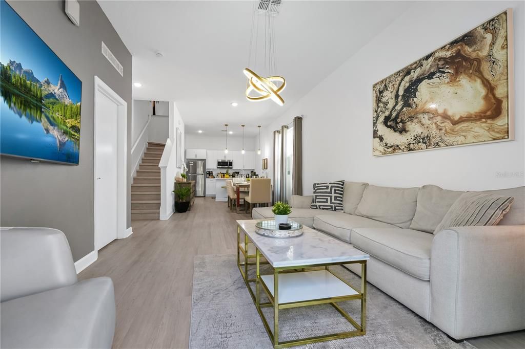 For Rent: $3,100 (5 beds, 4 baths, 2048 Square Feet)