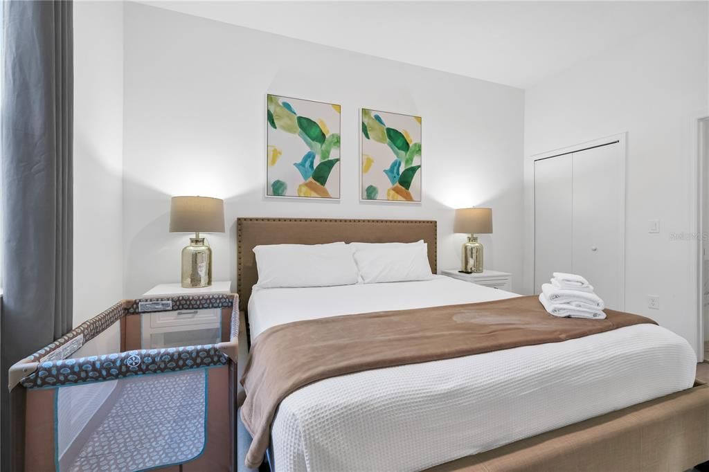 For Rent: $3,100 (5 beds, 4 baths, 2048 Square Feet)