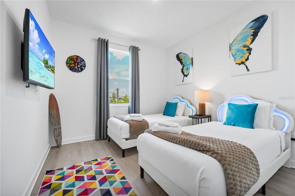 For Rent: $3,100 (5 beds, 4 baths, 2048 Square Feet)