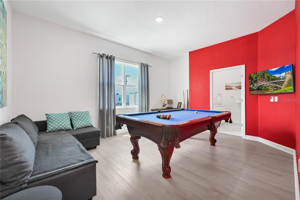 For Rent: $3,100 (5 beds, 4 baths, 2048 Square Feet)