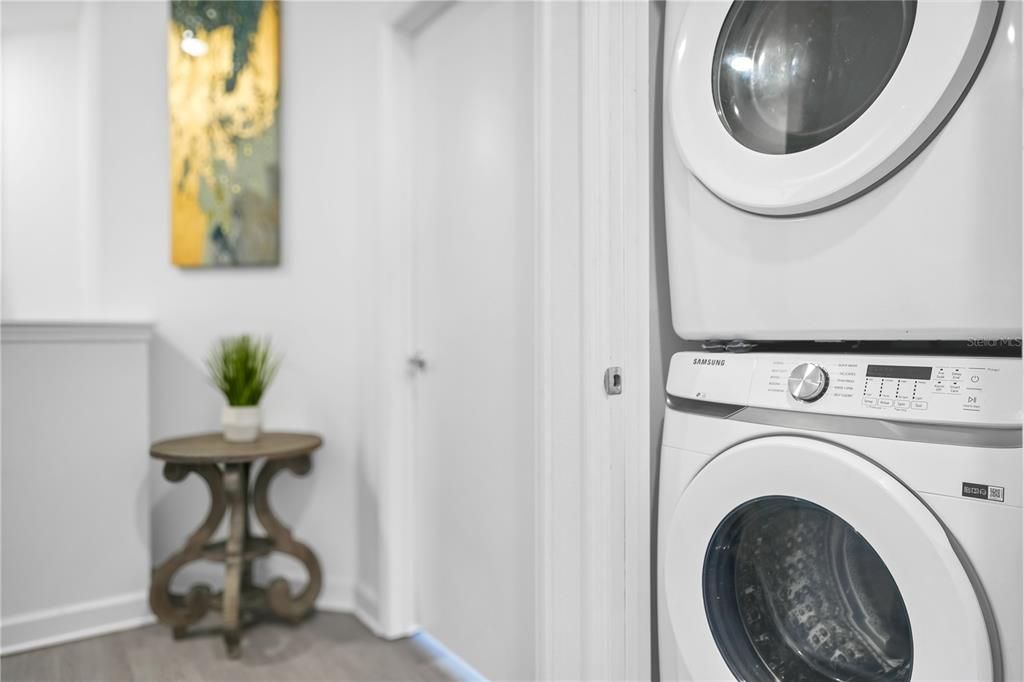 For Rent: $3,100 (5 beds, 4 baths, 2048 Square Feet)