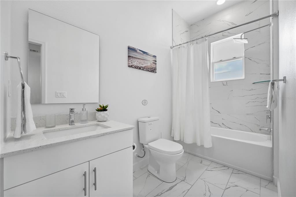 For Rent: $3,100 (5 beds, 4 baths, 2048 Square Feet)