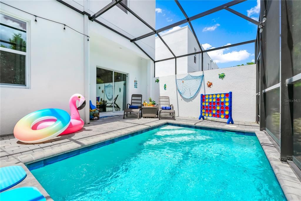 For Rent: $3,100 (5 beds, 4 baths, 2048 Square Feet)