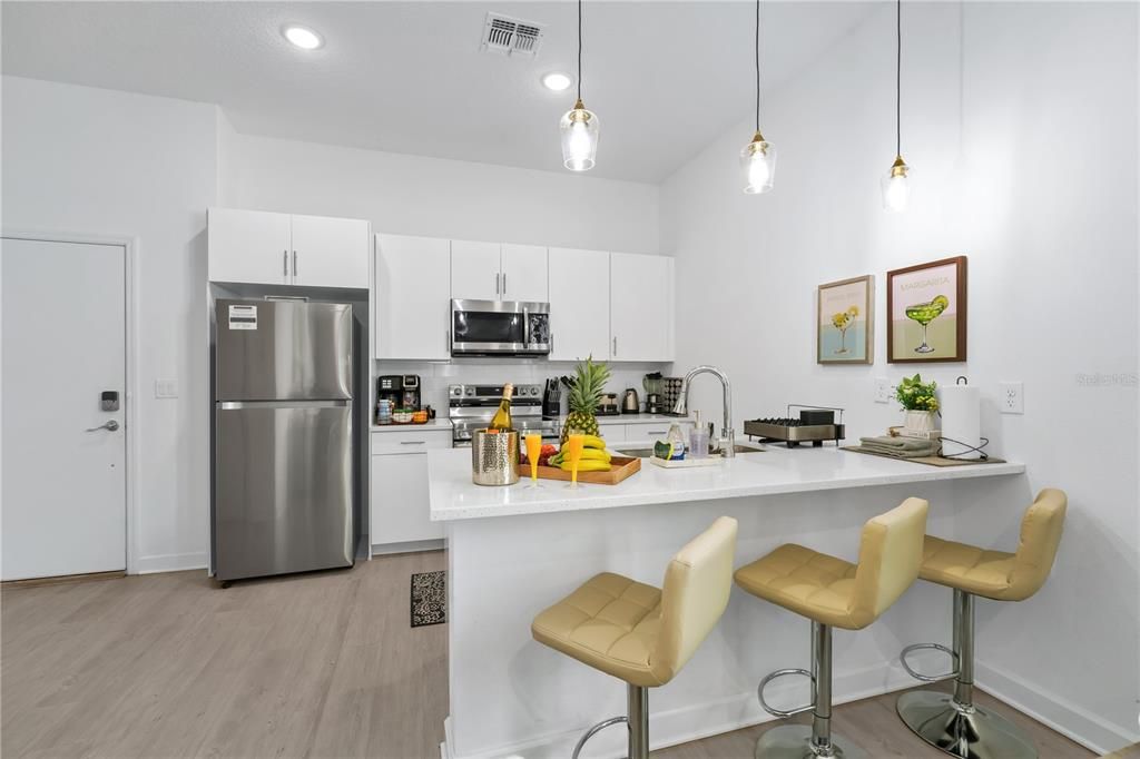 For Rent: $3,100 (5 beds, 4 baths, 2048 Square Feet)