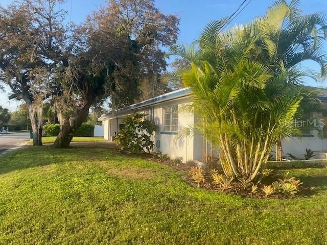 For Rent: $1,850 (2 beds, 2 baths, 1360 Square Feet)