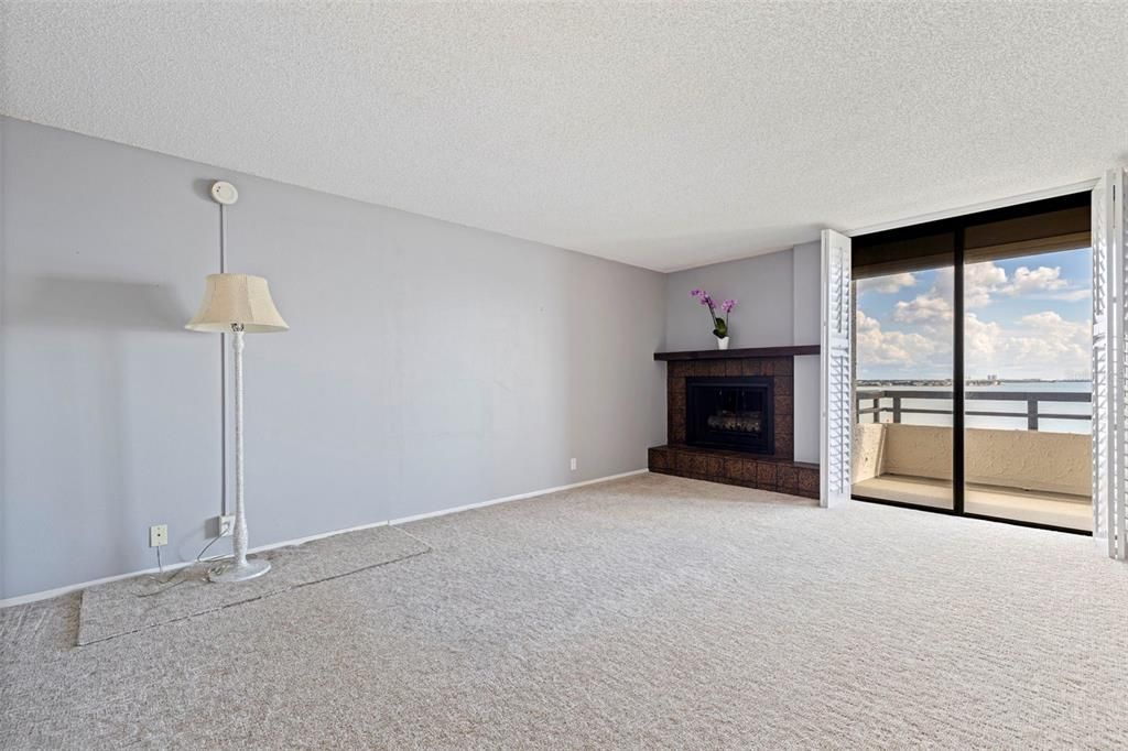 For Sale: $535,000 (2 beds, 2 baths, 1424 Square Feet)