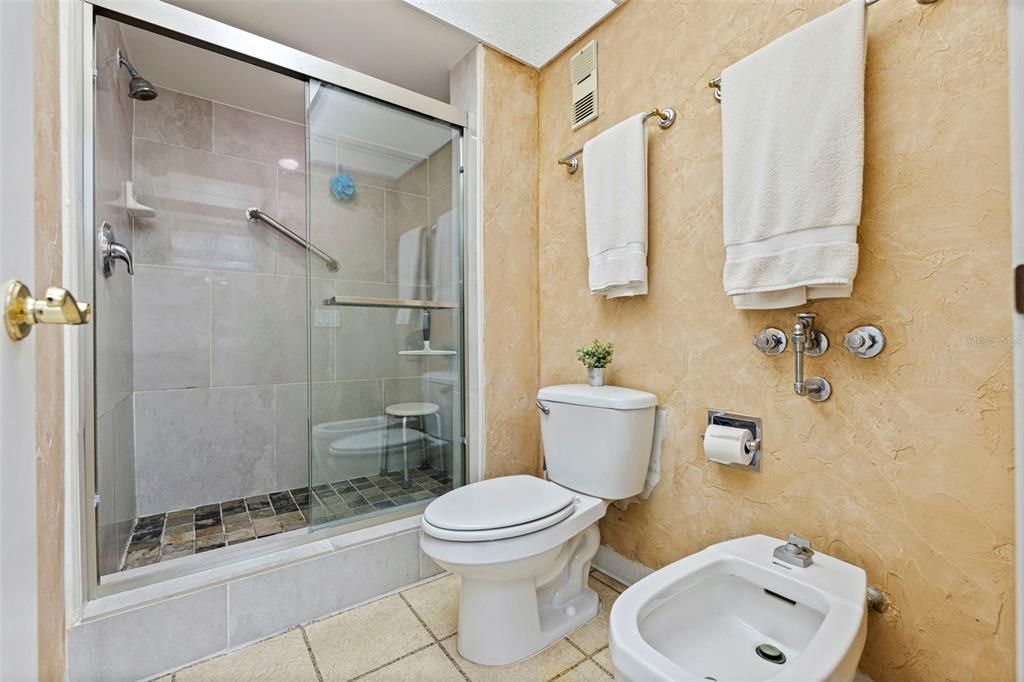 For Sale: $535,000 (2 beds, 2 baths, 1424 Square Feet)