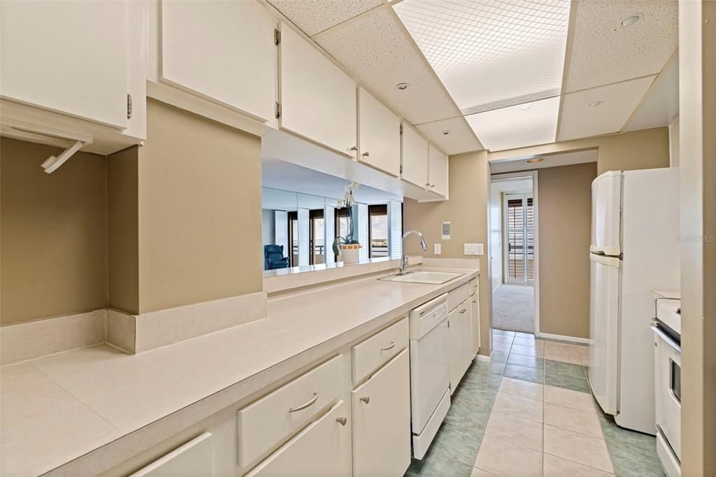 For Sale: $535,000 (2 beds, 2 baths, 1424 Square Feet)